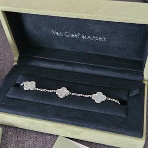 Customised|Van Cleef & Arpels|Vintage Alhambra bracelet